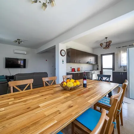 فيلة Anna-maria 3 Bedroom باراليمني