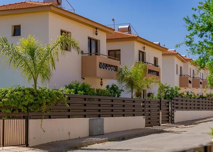 Anna-maria 3 Bedroom Villa Paralimni